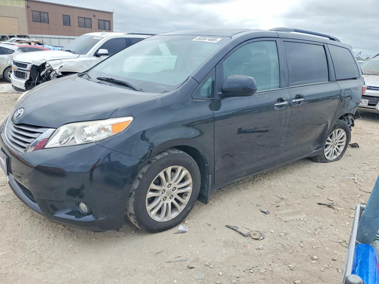 2015 Toyota Sienna Xle 8-Passenger