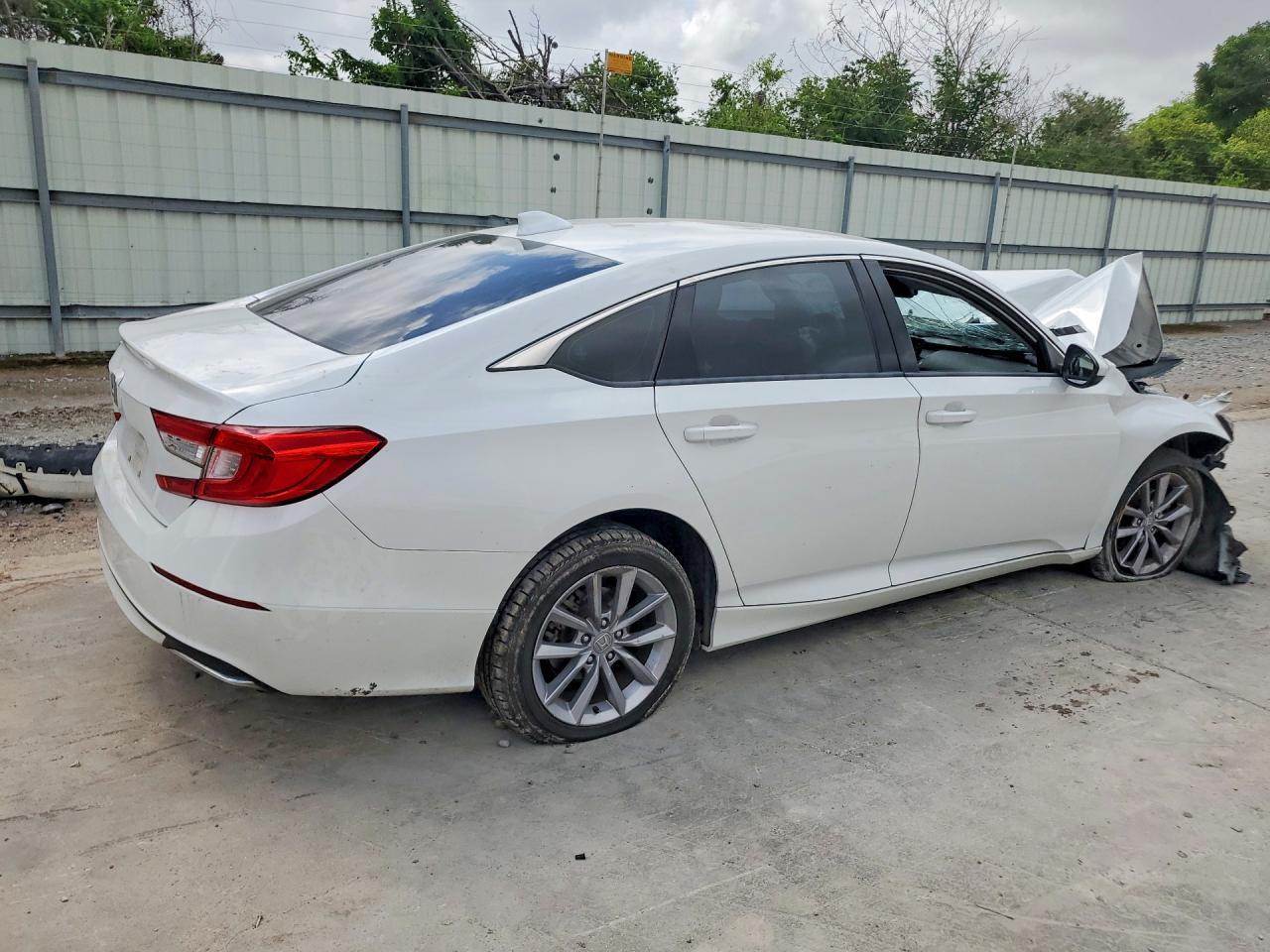 2021 Honda Accord - Фото 3