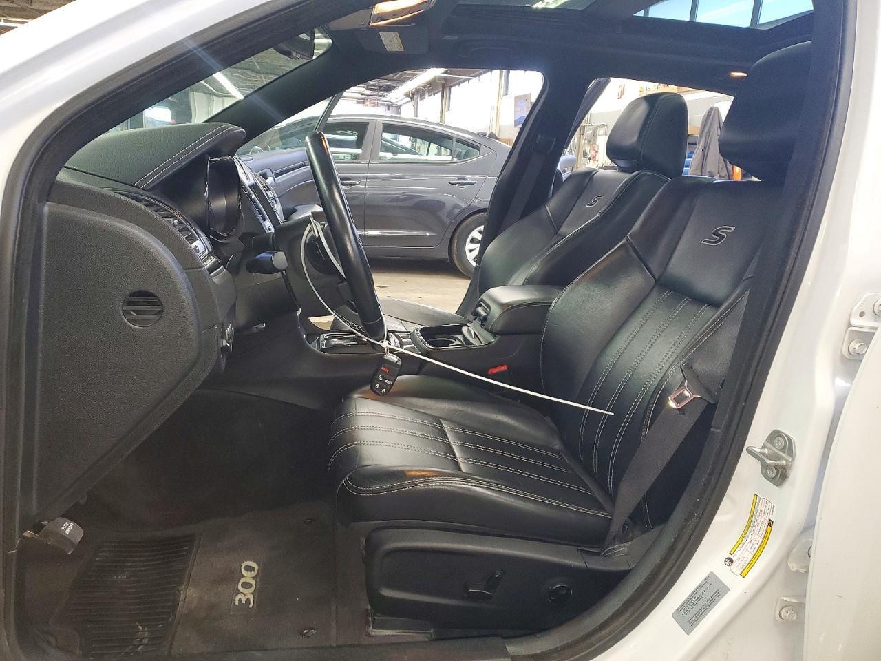 2017 Chrysler 300 S - Фото 7