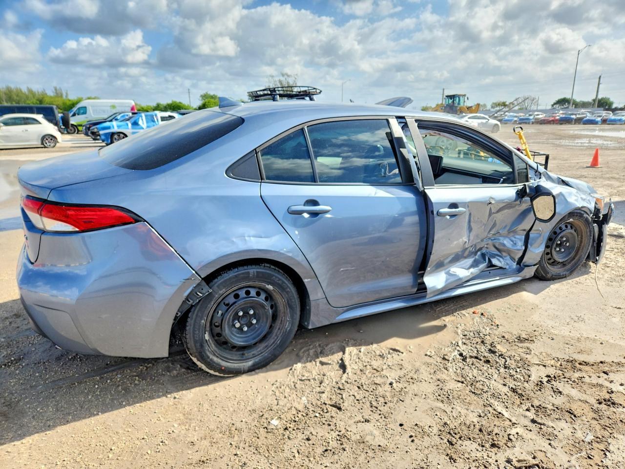 2023 Toyota Corolla Le - Фото 3