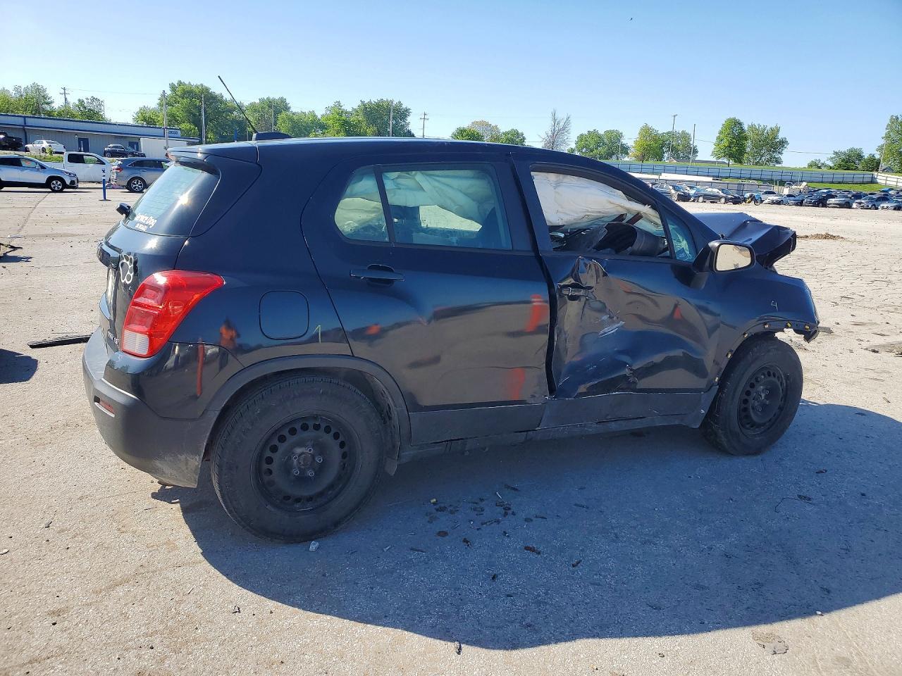 2016 Chevrolet Trax Ls - Image 3