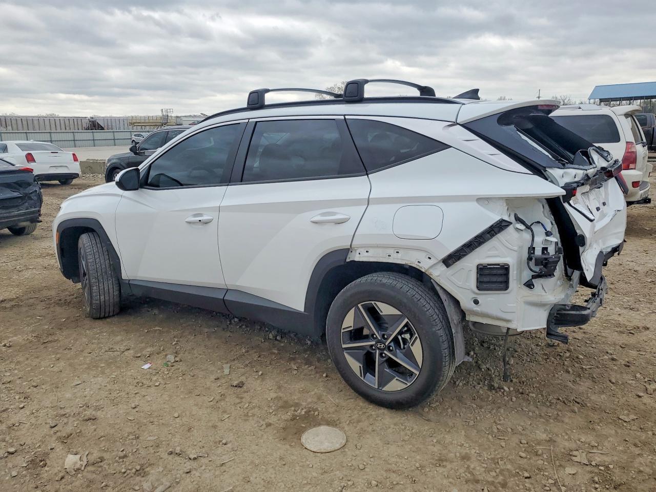 2026 Hyundai Tucson Sel - Image 2