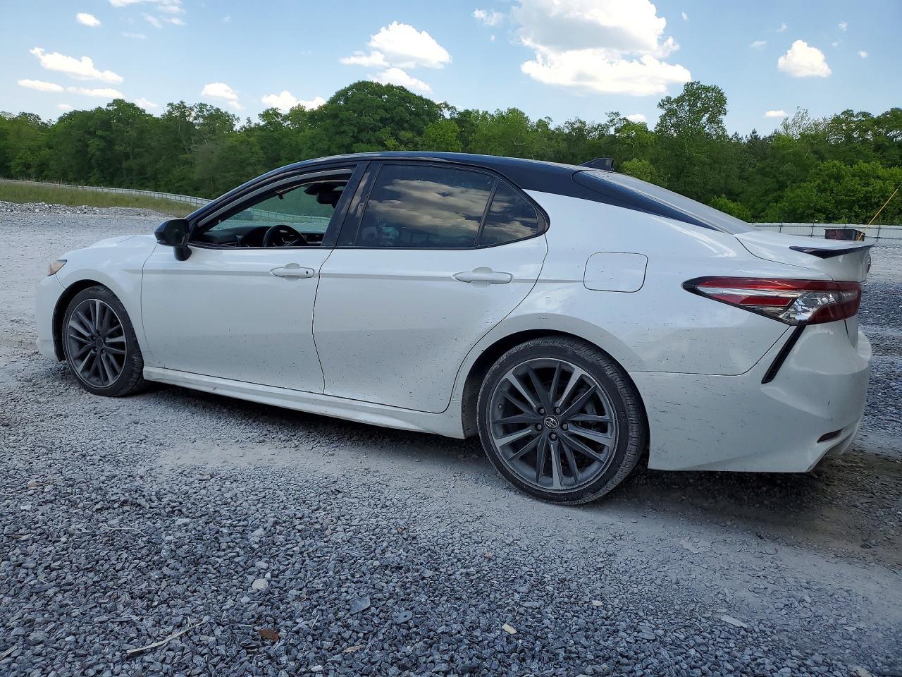 2019 Toyota Camry Xse - Фото 2