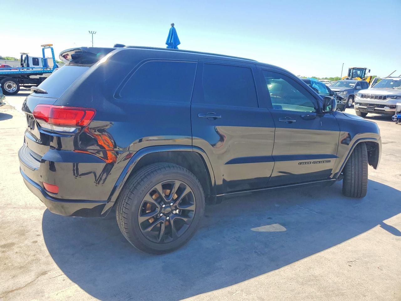 2021 Jeep Grand Cherokee Laredo - Фото 3