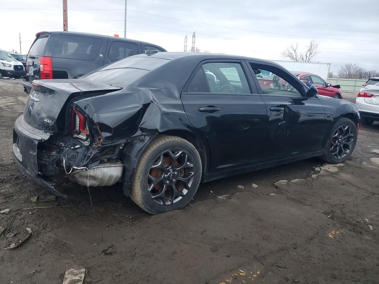 2016 Chrysler 300 S - Фото 3