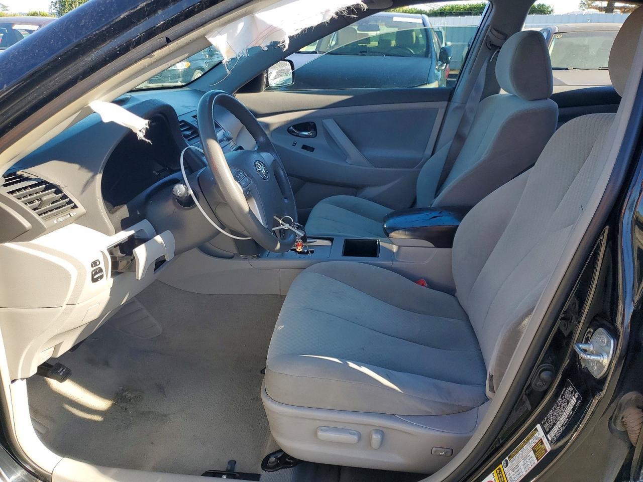 2009 Toyota Camry Le - Image 7