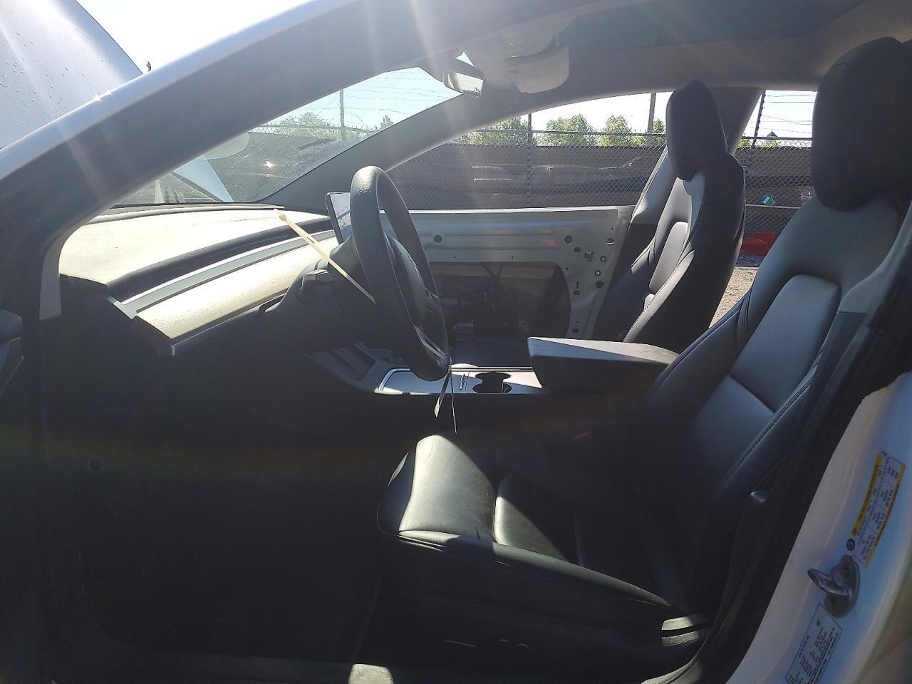 2023 Tesla Model 3 - Фото 7
