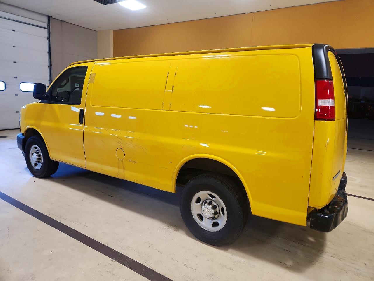 2019 Chevrolet Express G2500 - Фото 2