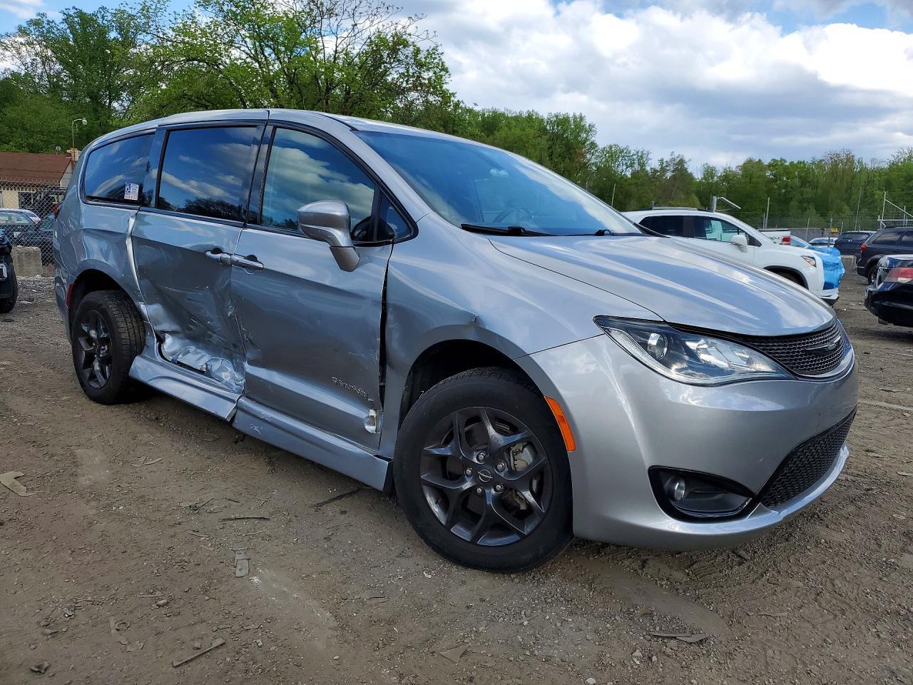 2019 Chrysler Pacifica Touring Plus - Фото 4