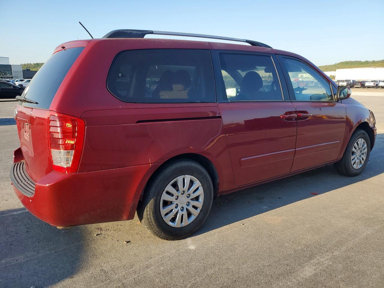 2012 Kia Sedona Lx - Фото 3