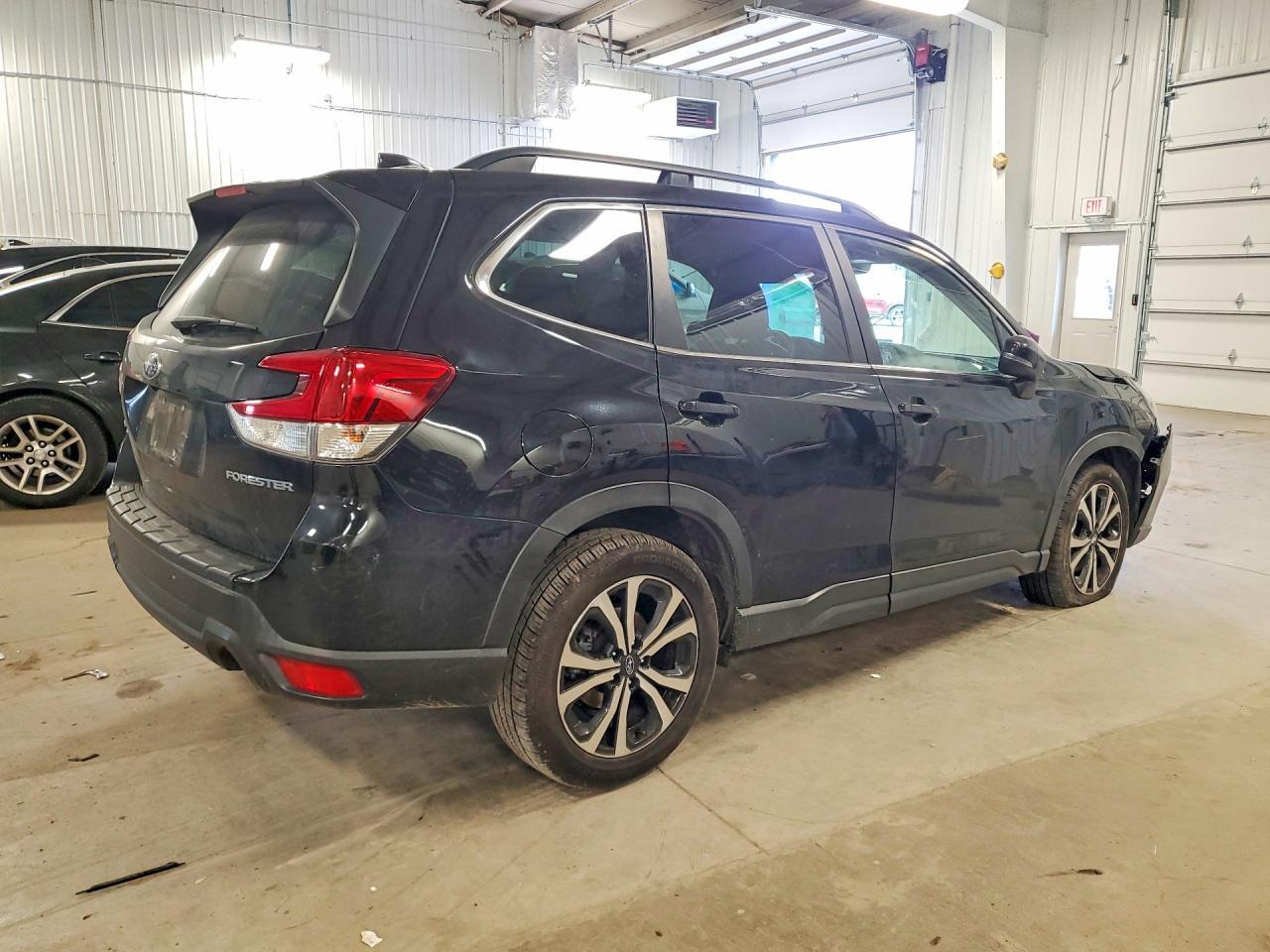 2021 Subaru Forester Limited - Фото 3