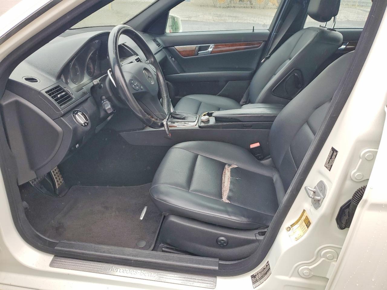 2010 Mercedes-Benz C 300 4Matic - Фото 7