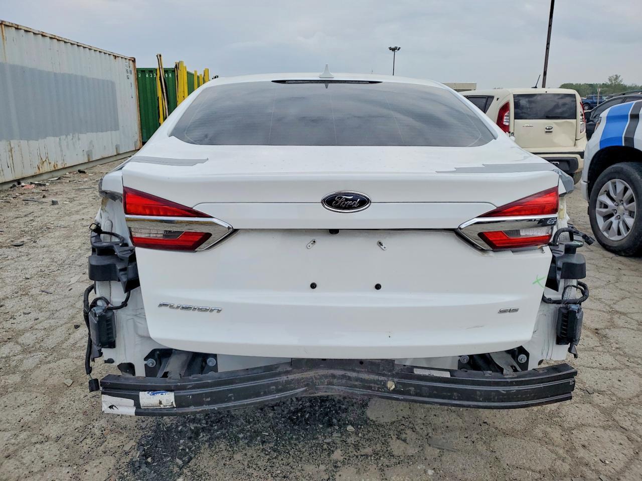 2020 Ford Fusion Se - Фото 6