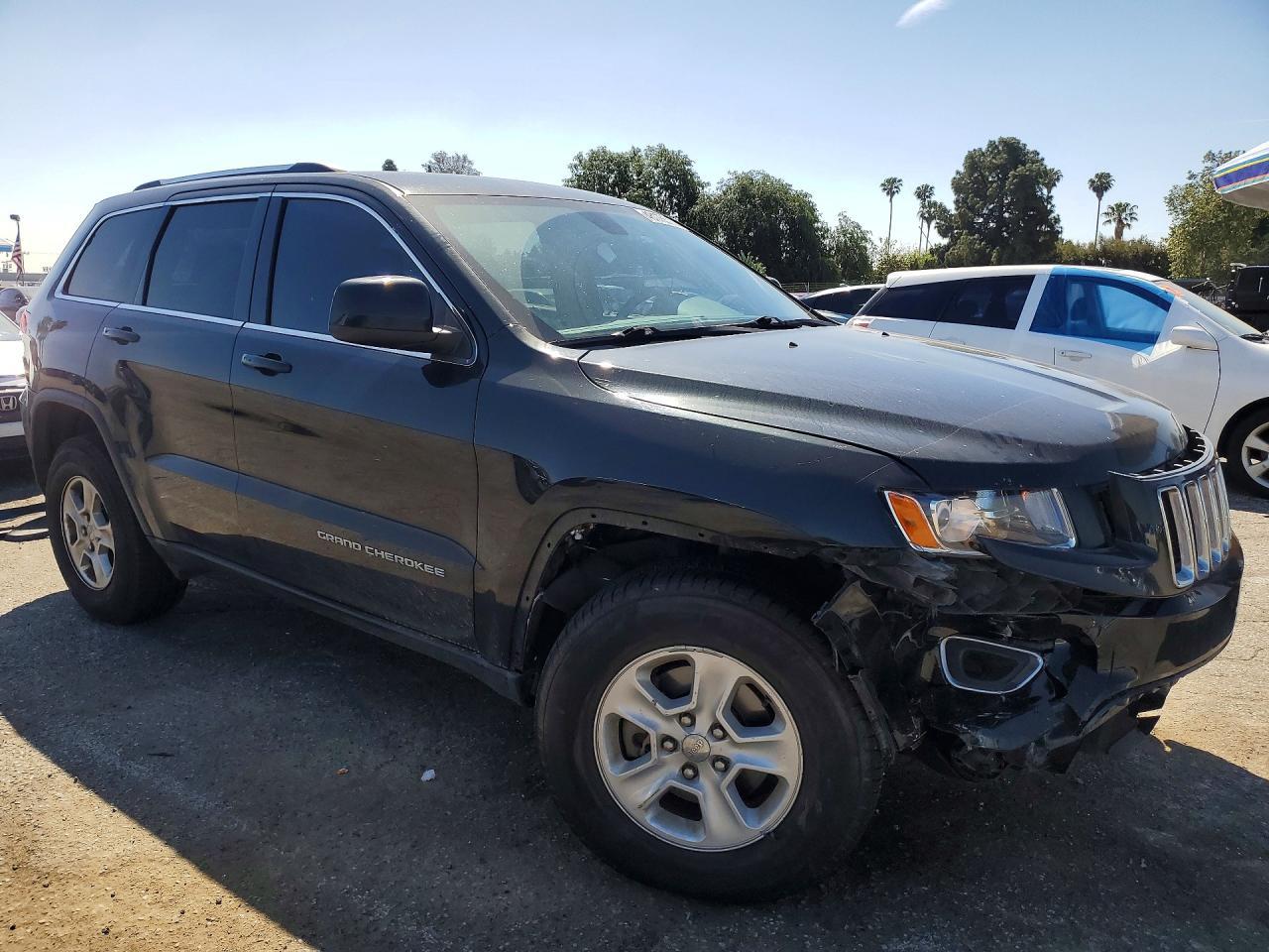 2014 Jeep Grand Cherokee Laredo - Image 4