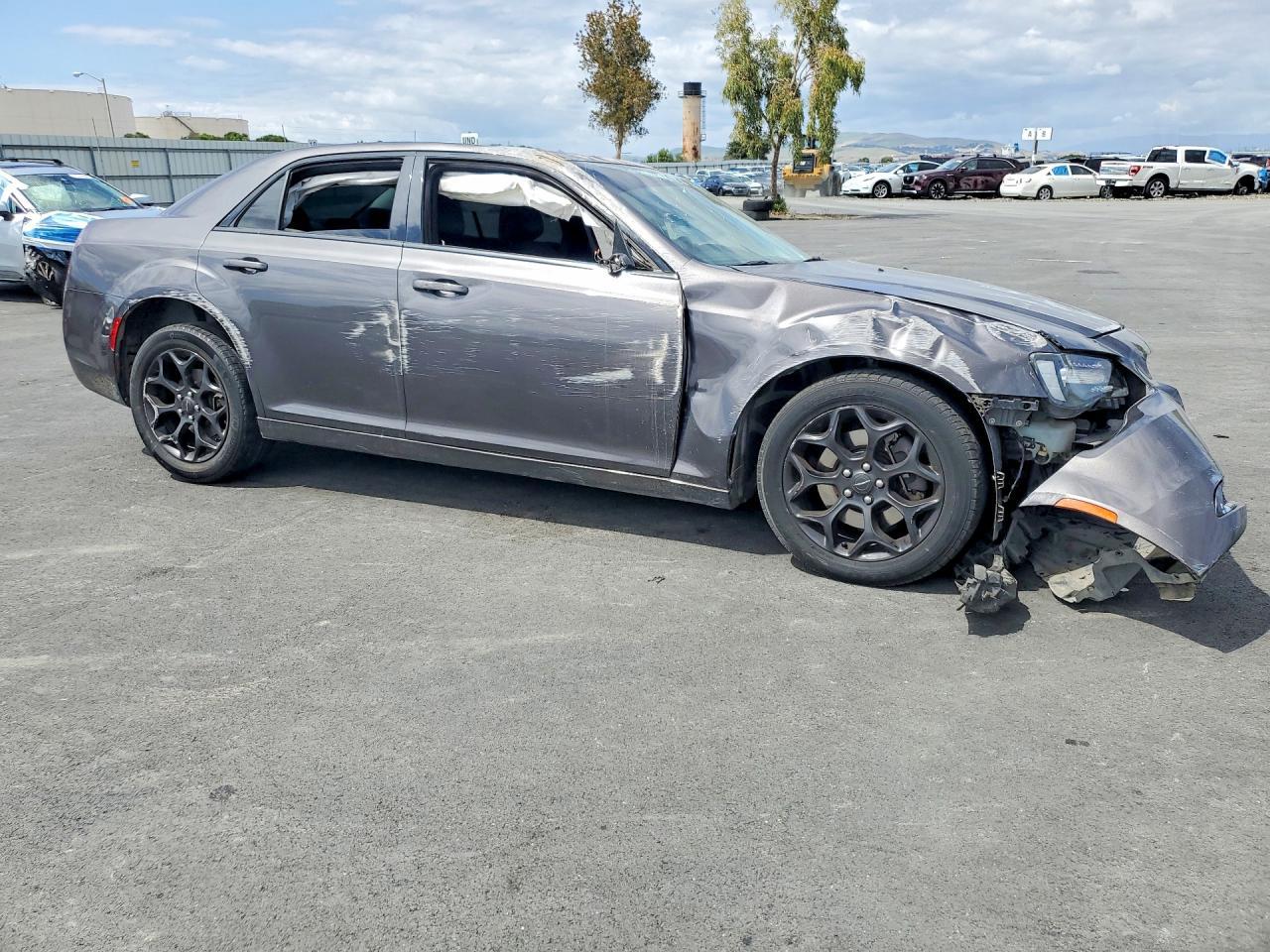 2019 Chrysler 300 Touring - Image 4