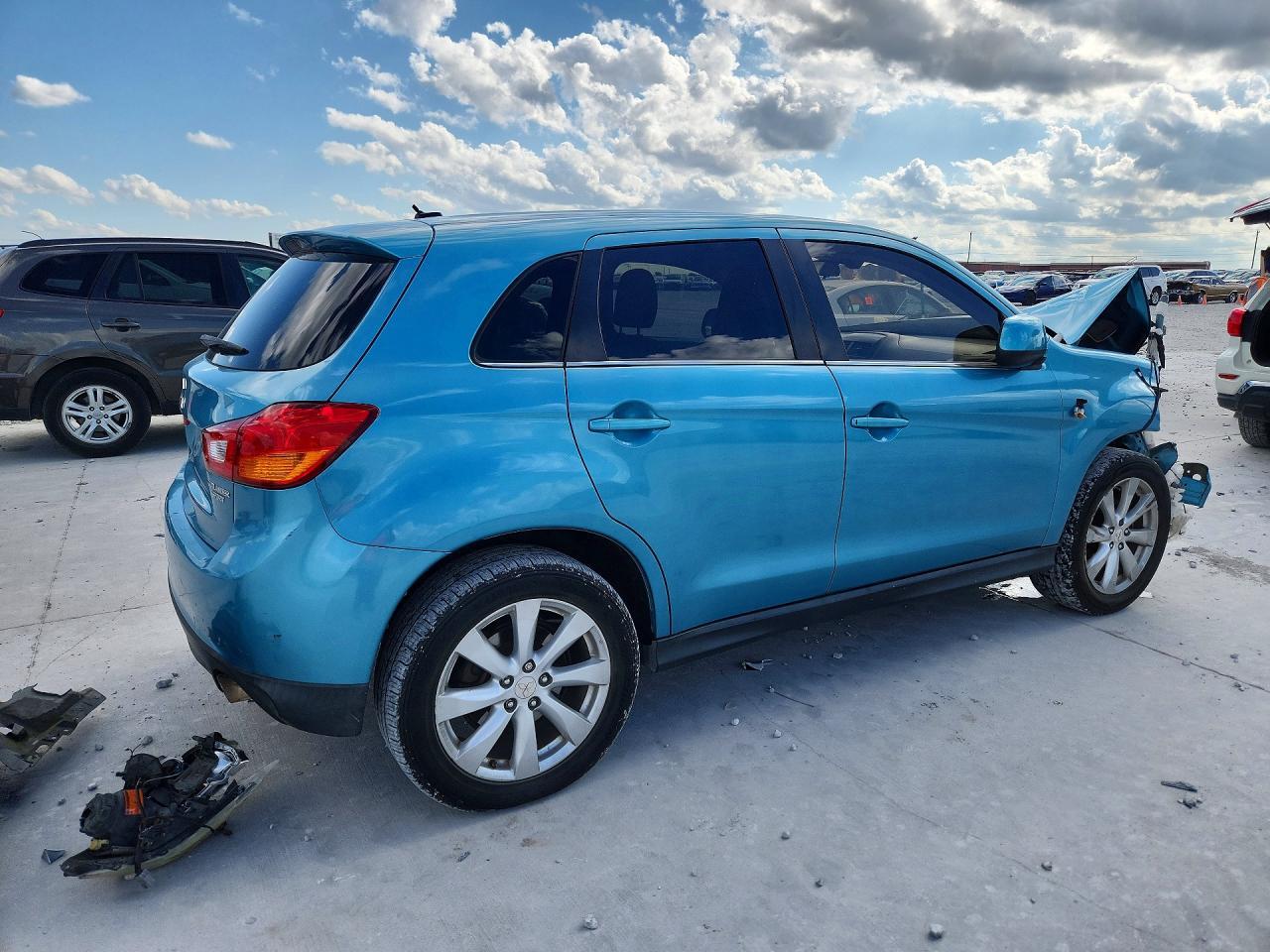 2013 Mitsubishi Outlander Sport Se - Image 3