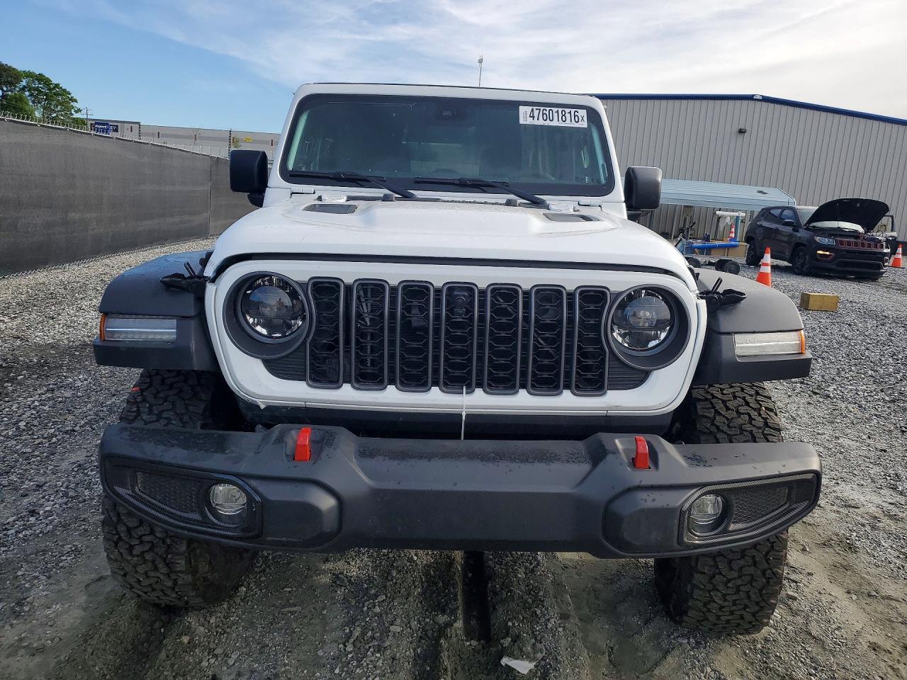 2025 Jeep Wrangler Rubicon - Image 5