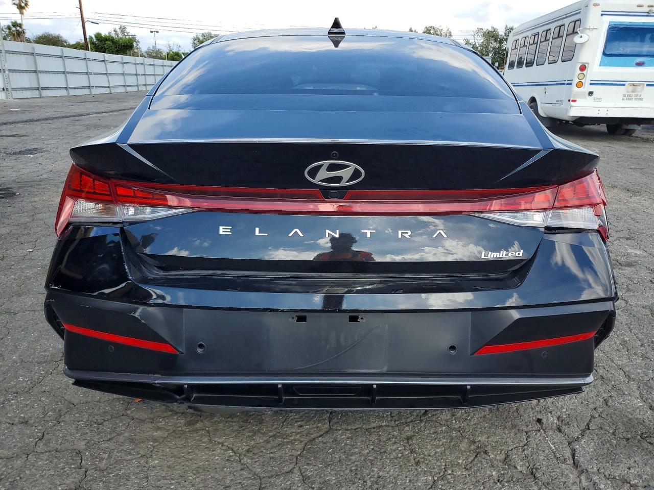 2024 Hyundai Elantra Limited - Фото 6