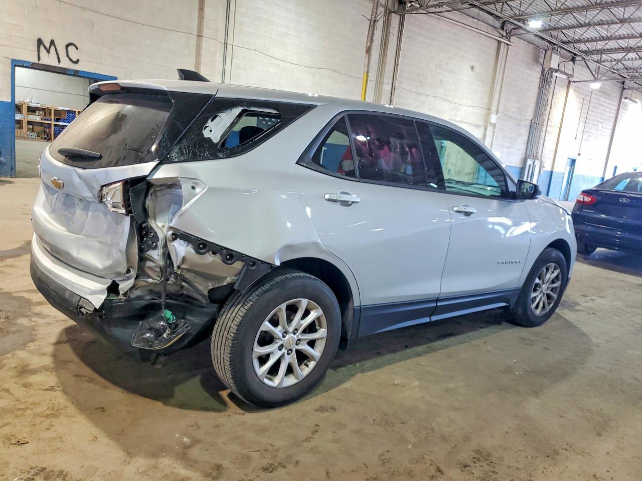 2019 Chevrolet Equinox Ls - Фото 3