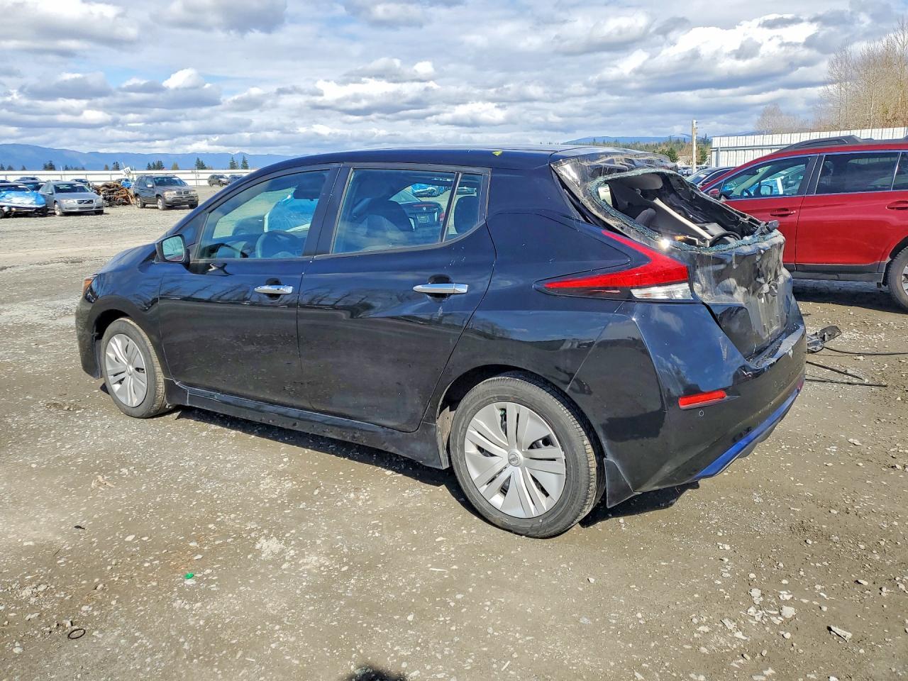 2022 Nissan Leaf S - Фото 2