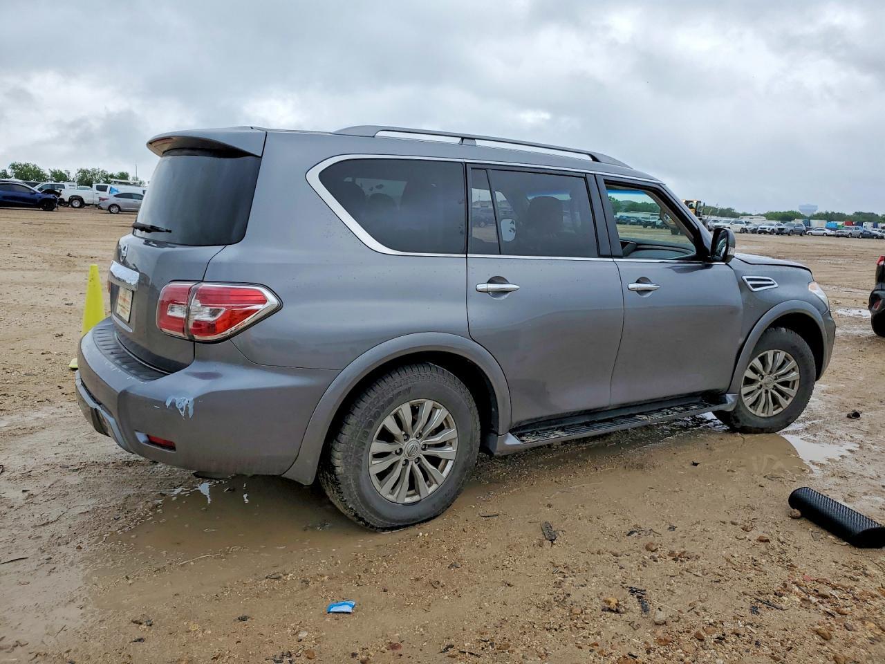 2019 Nissan Armada - Image 3