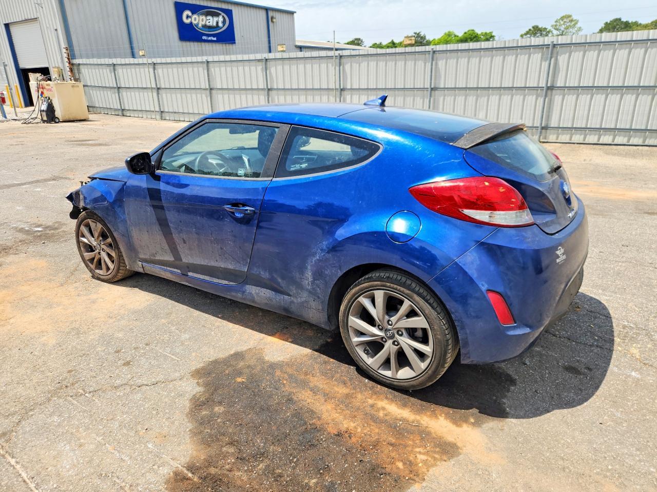 2016 Hyundai Veloster Base - Фото 2