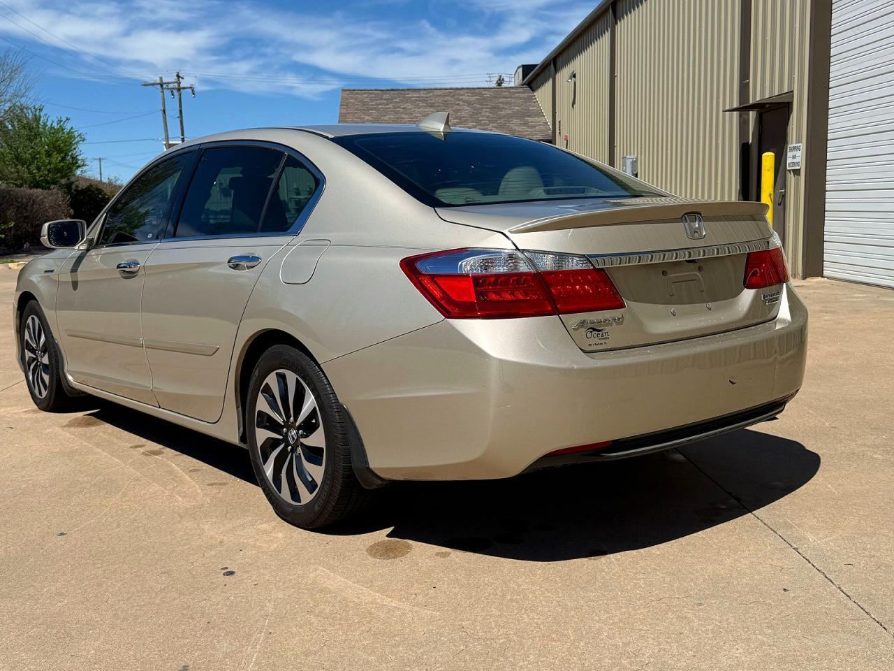 2015 Honda Accord Touring Hybrid - Фото 3