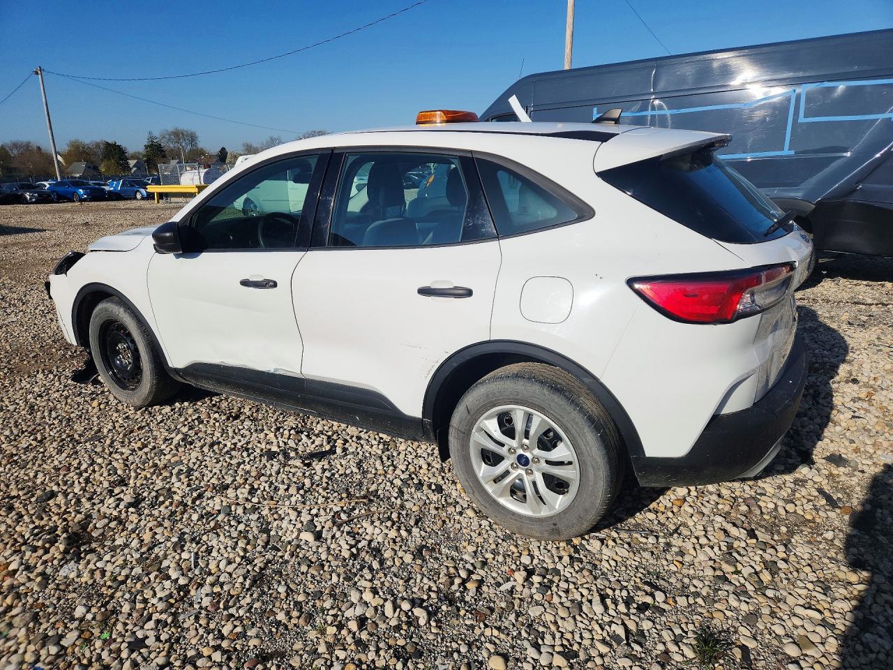 2022 Ford Escape S - Фото 2