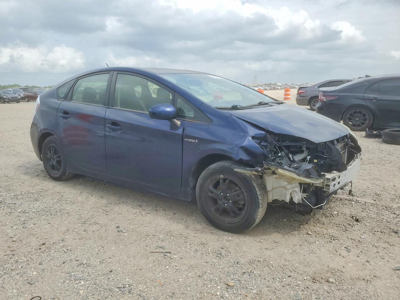 2013 Toyota Prius Three - Фото 4