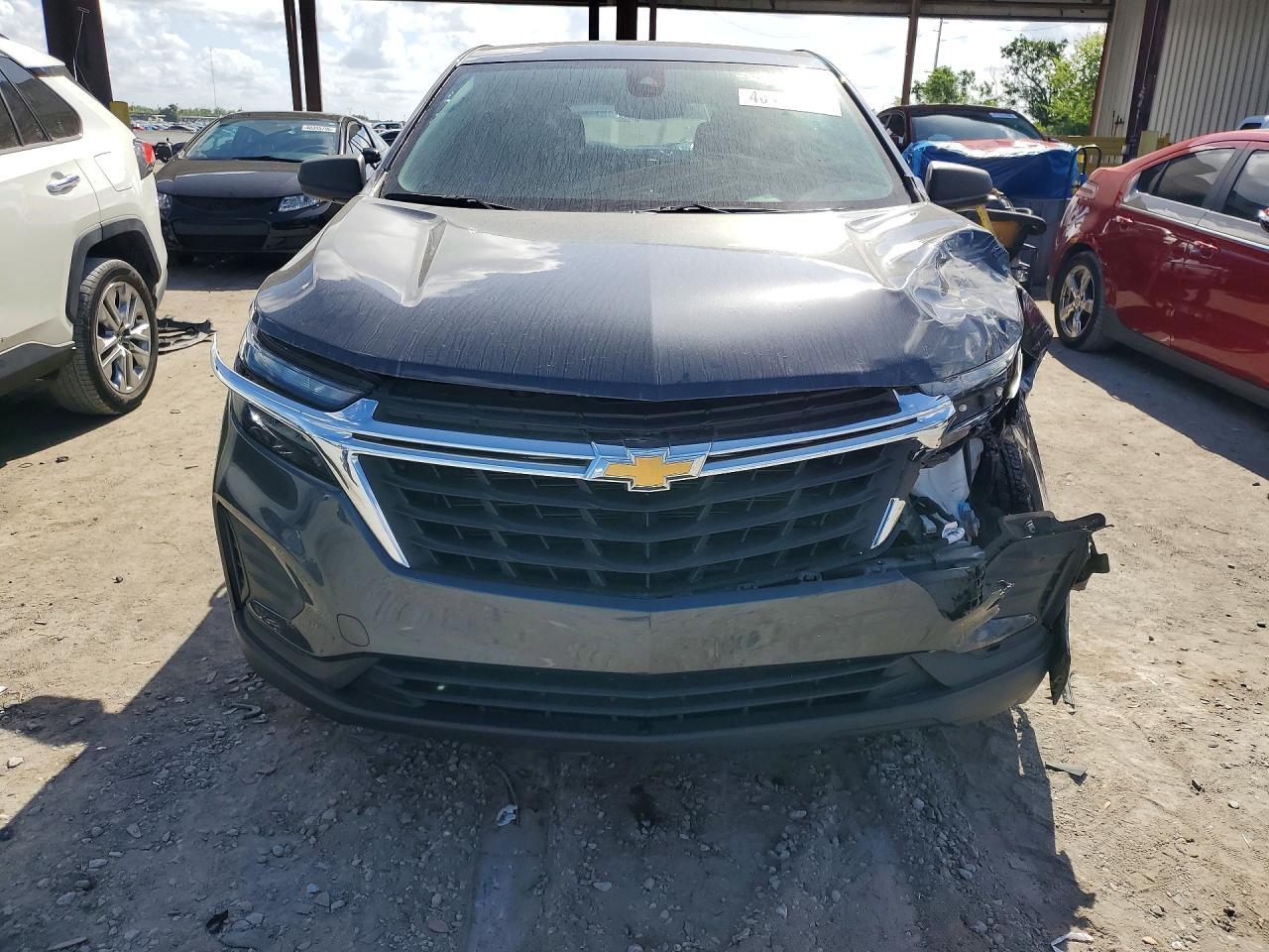 2022 Chevrolet Equinox Ls - Image 5