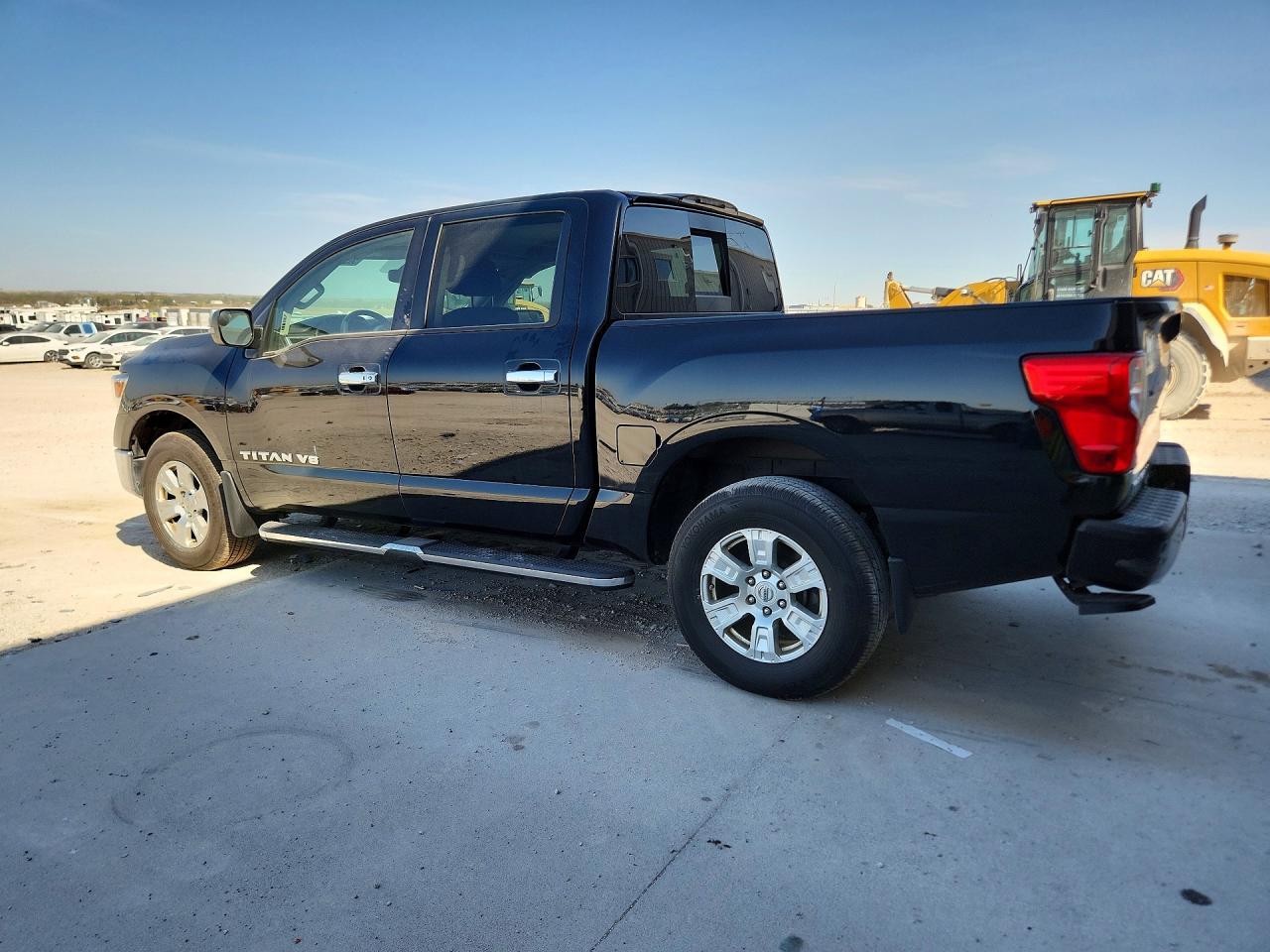2019 Nissan Titan Sv - Фото 2