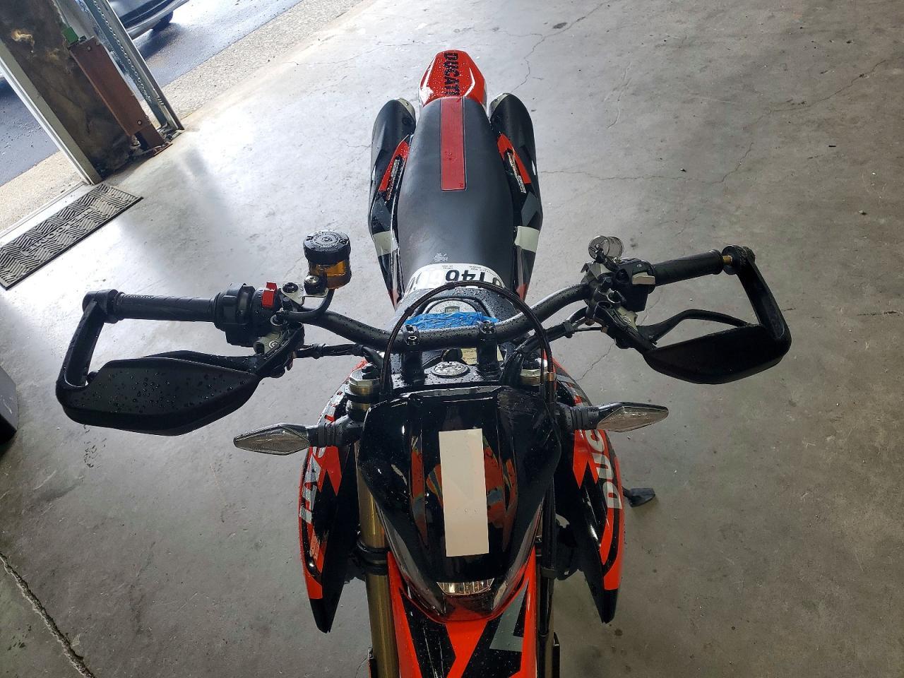 2025 Ducati Hypermotard - Image 5