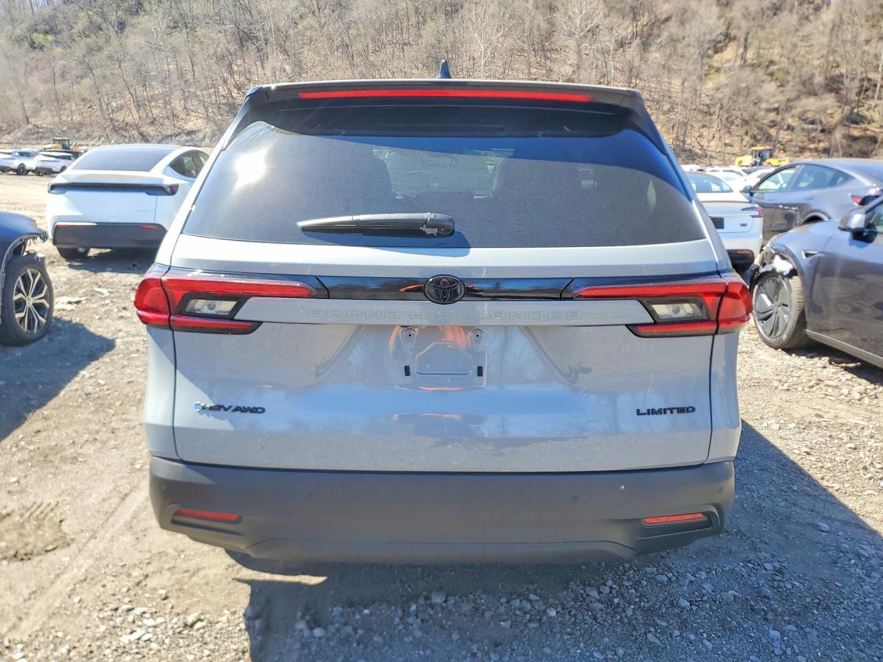 2025 Toyota Grand Highlander Hybrid Nightshade - Фото 6