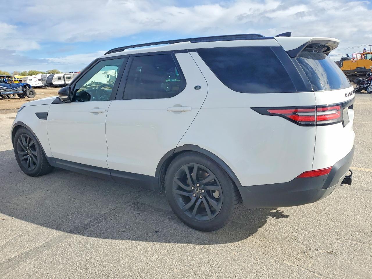 2017 Land Rover Discovery Hse - Image 2