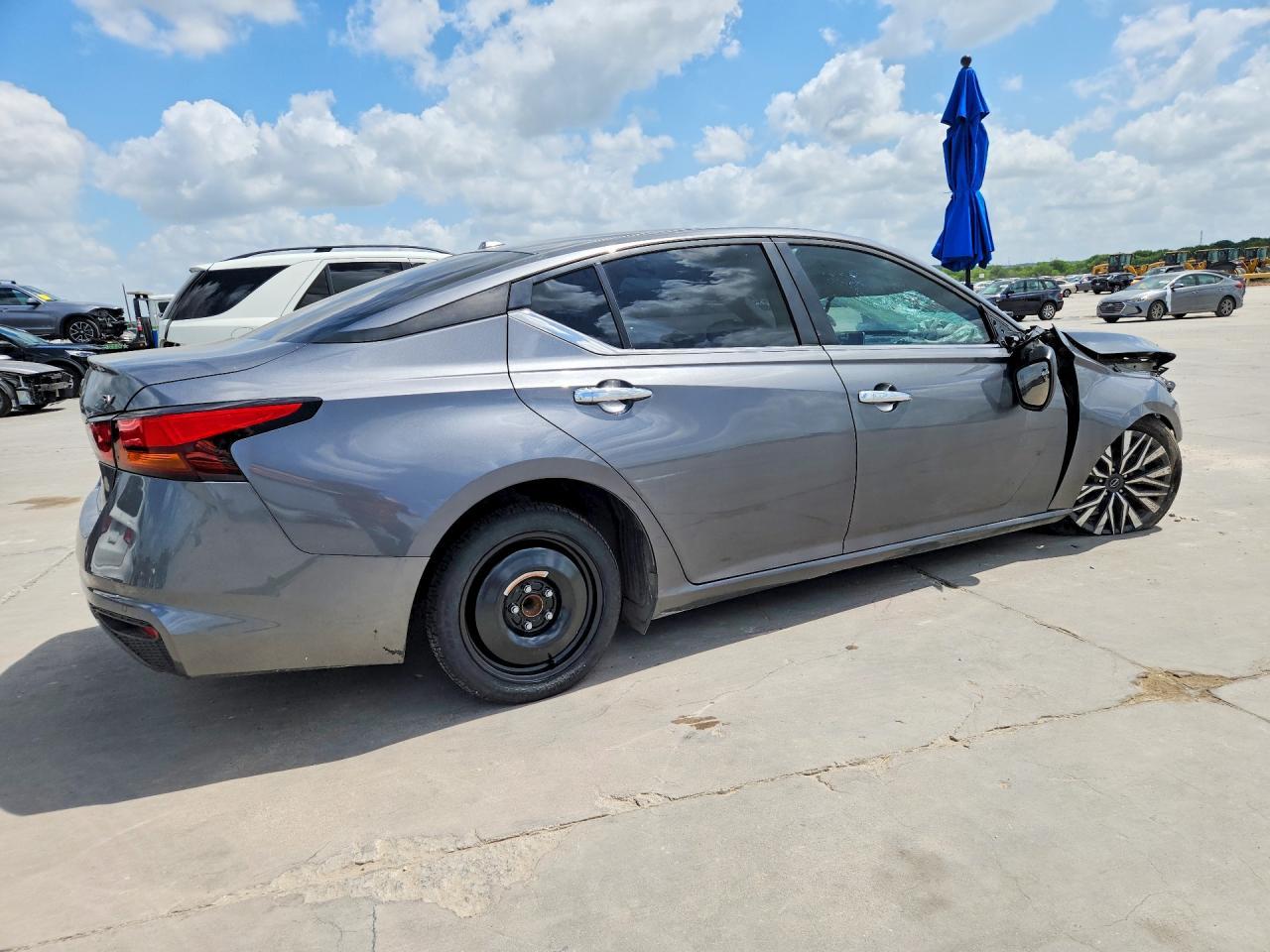 2024 Nissan Altima 2.5 Sv - Image 3