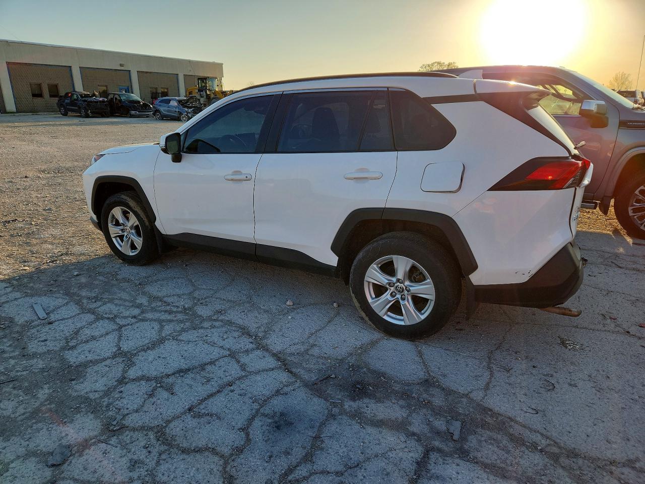 2019 Toyota Rav4 Xle - Фото 2