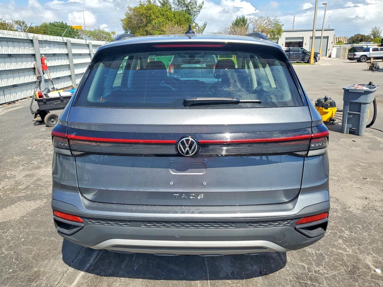 2025 Volkswagen Taos - Фото 6
