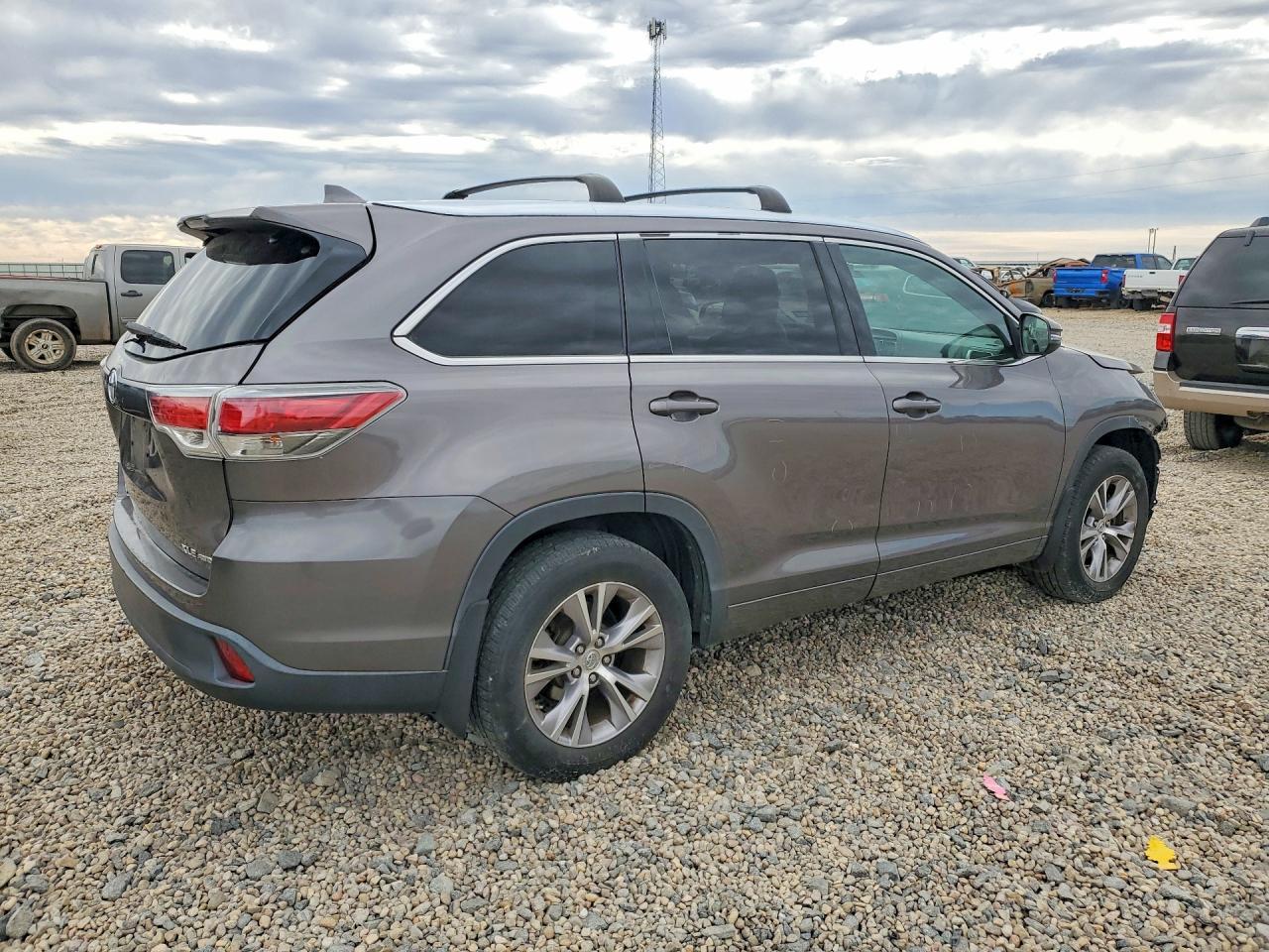 2015 Toyota Highlander Xle - Фото 3