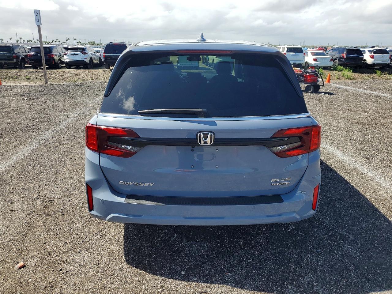 2025 Honda Odyssey Touring - Image 6