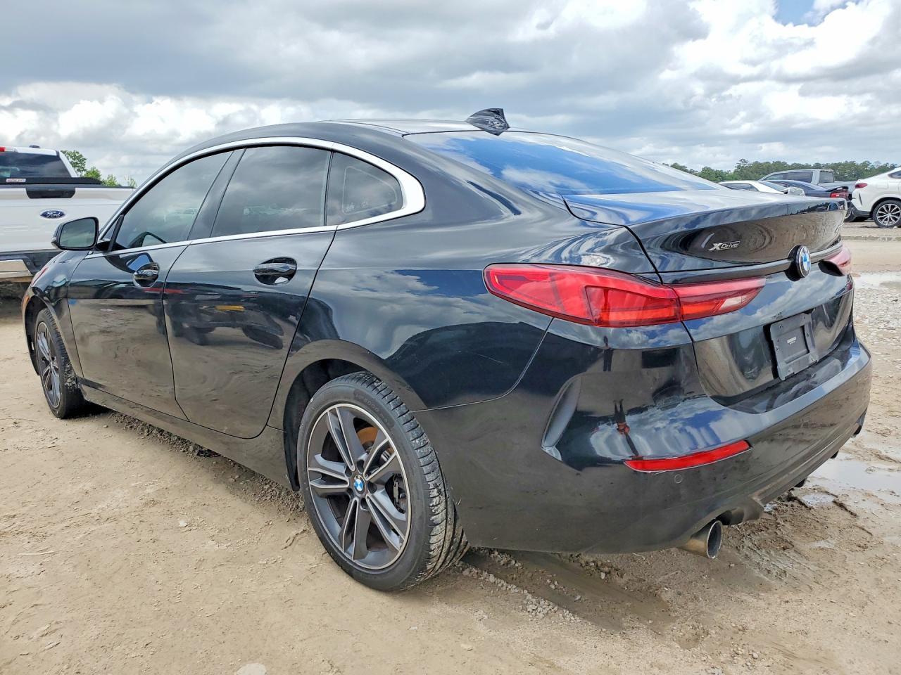 2021 BMW 228Xi - Фото 2