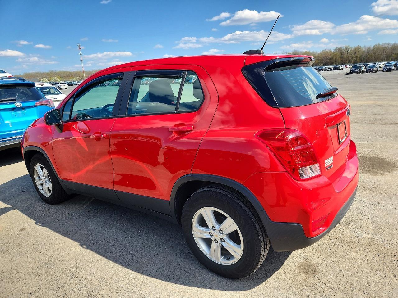 2020 Chevrolet Trax Ls - Фото 2