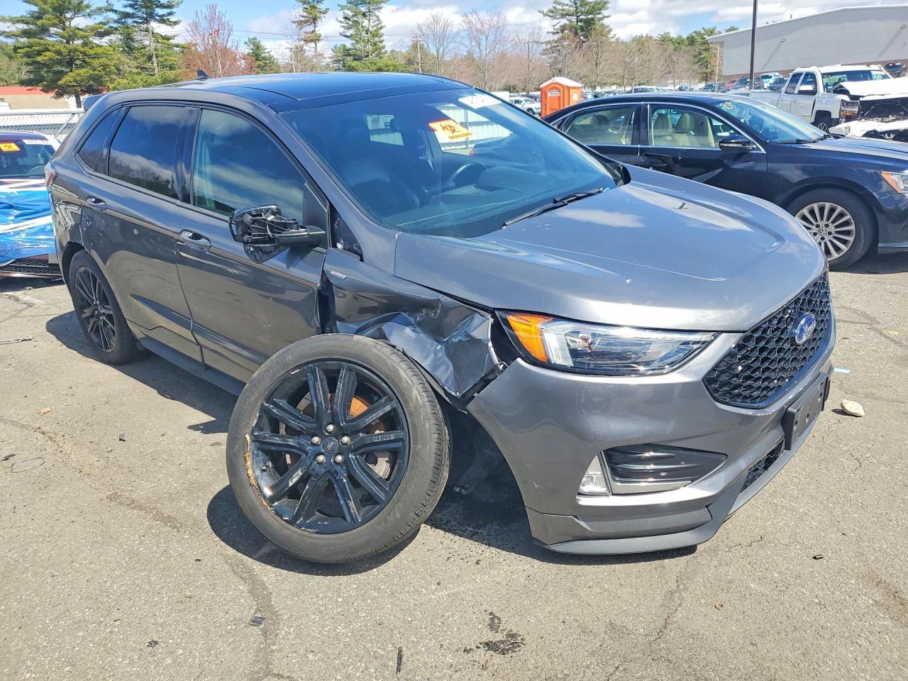 2022 Ford Edge - Image 4
