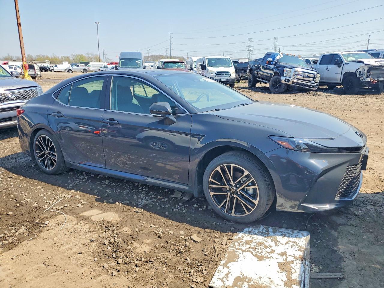 2025 Toyota Camry Xle - Фото 4