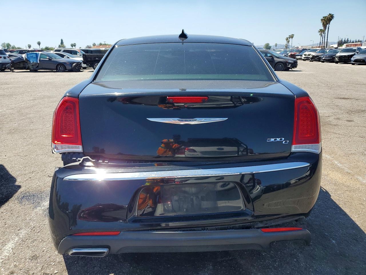 2016 Chrysler 300C - Фото 6