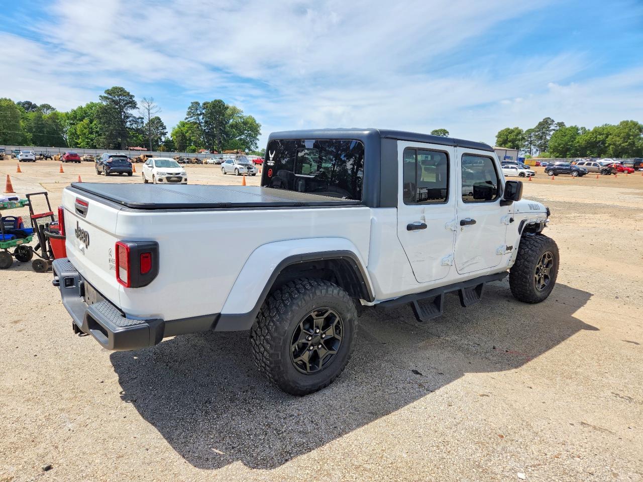 2023 Jeep Gladiator Sport - Image 3