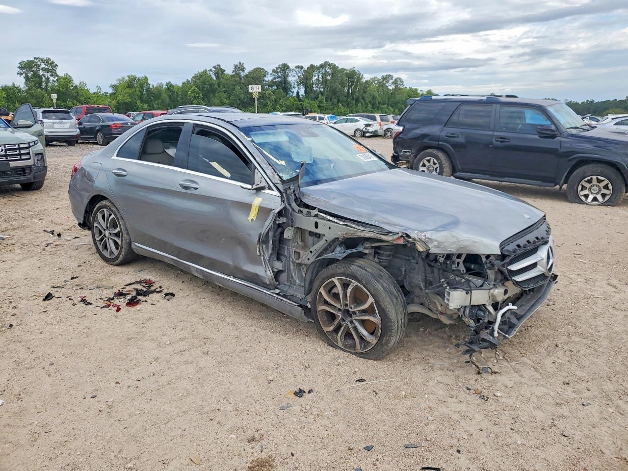 2016 Mercedes-Benz C 300 4Matic - Image 4