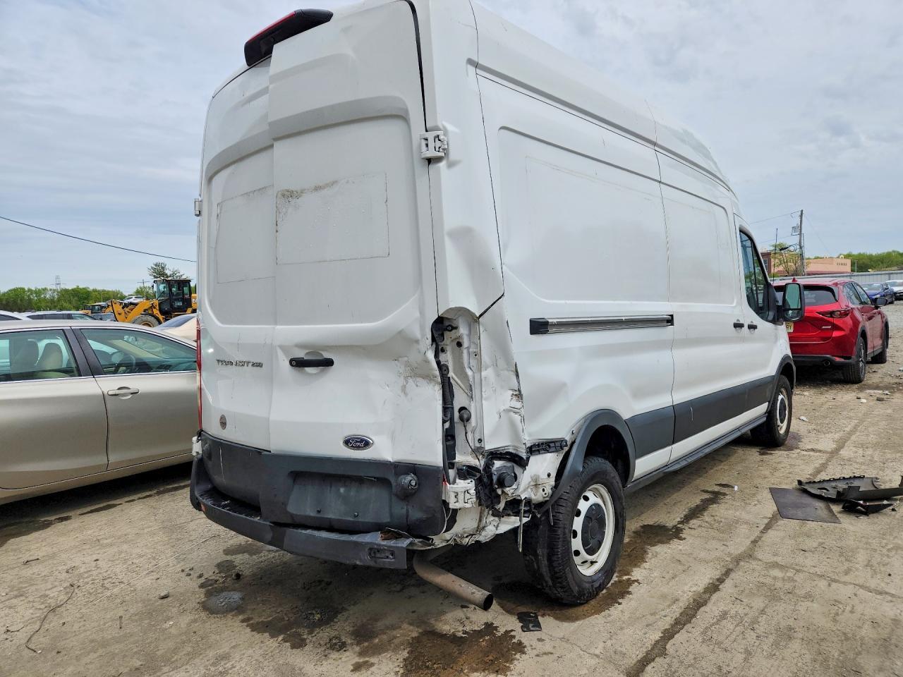 2022 Ford Transit T-250 - Фото 3