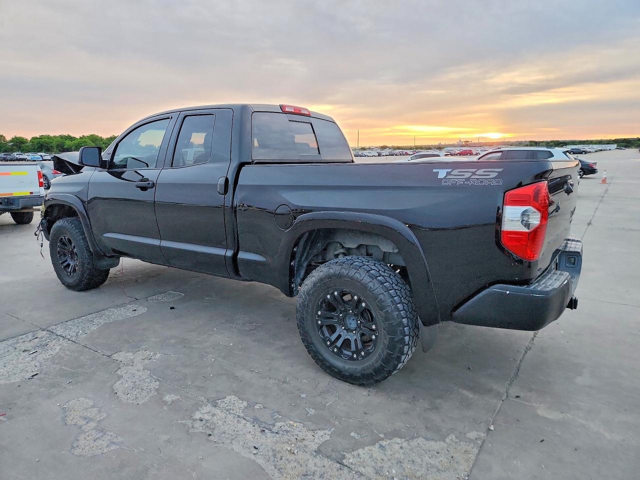 2014 Toyota Tundra Sr5 - Фото 2