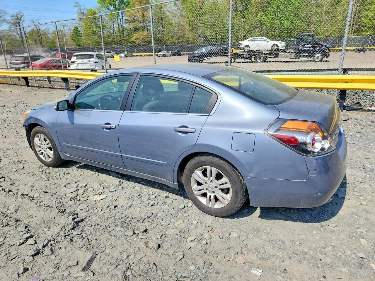 2011 Nissan Altima 2.5 - Фото 2