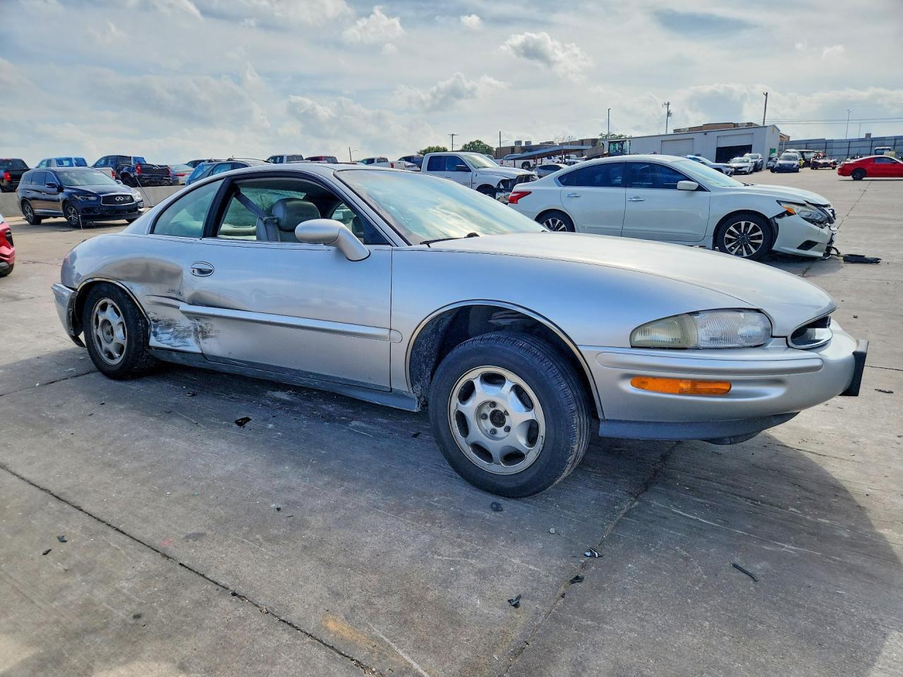 1999 Buick Riviera - Фото 4